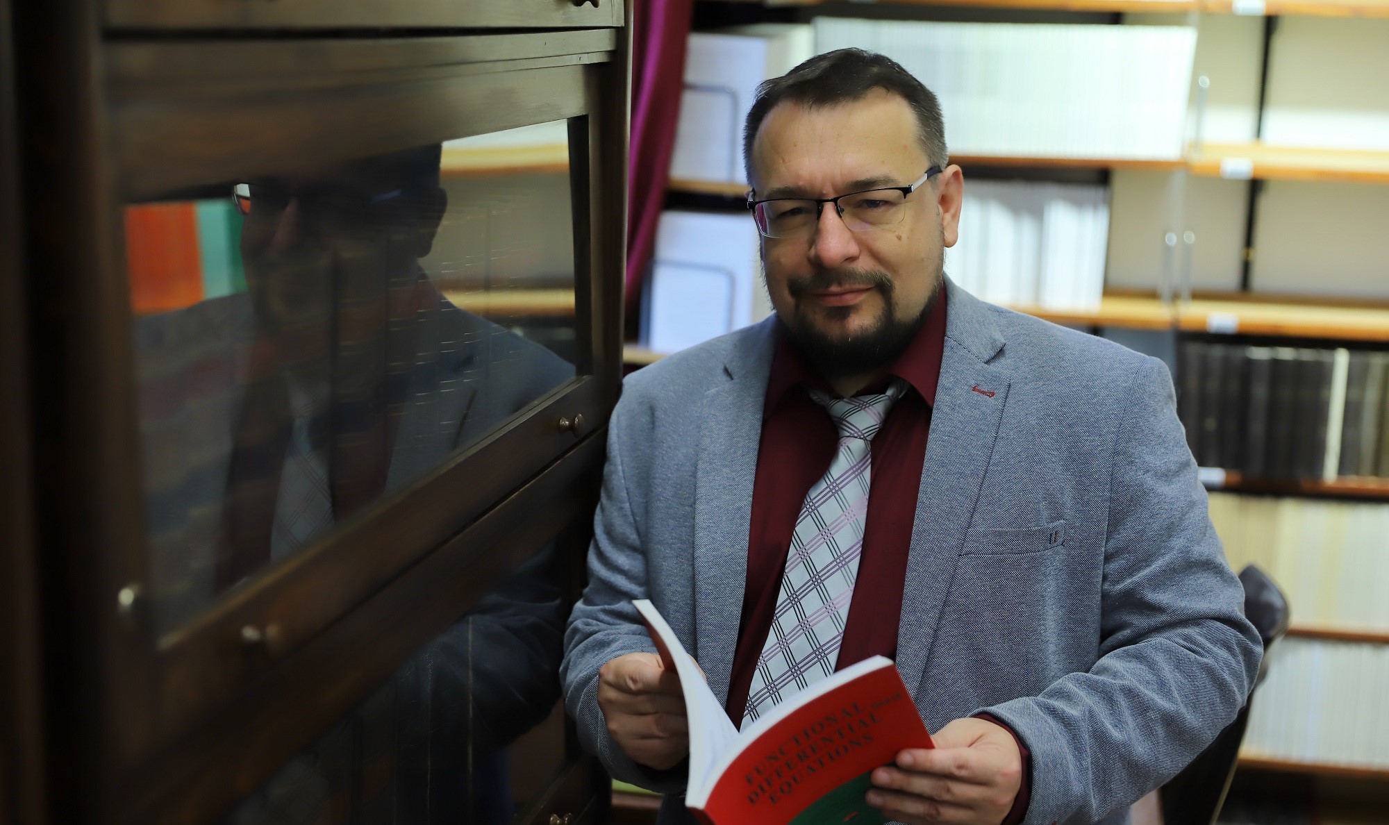 Dr. Röst Gergely matematikus, a Szegedi Tudományegyetem Alkalmazott és Numerikus Matematika Tanszék vezetője, az Egészségbiztonság Nemzeti Laboratórium szakmai vezetője