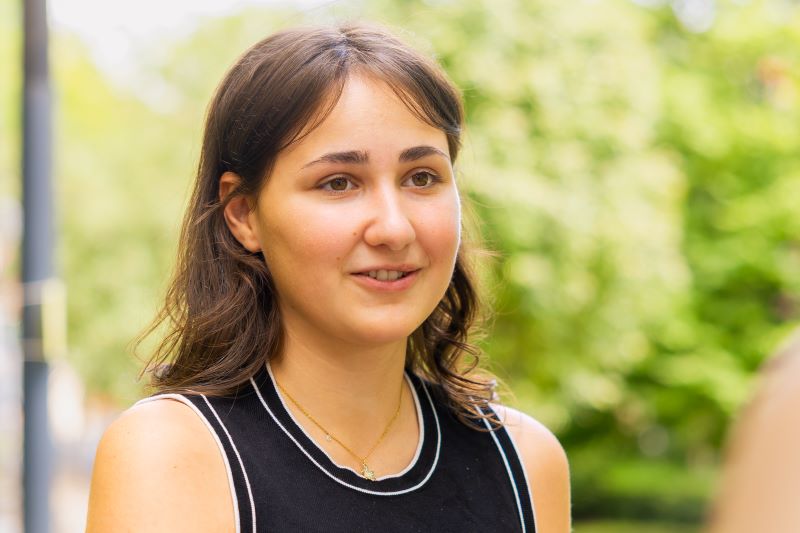 h__ger_nikolett_cikkbe