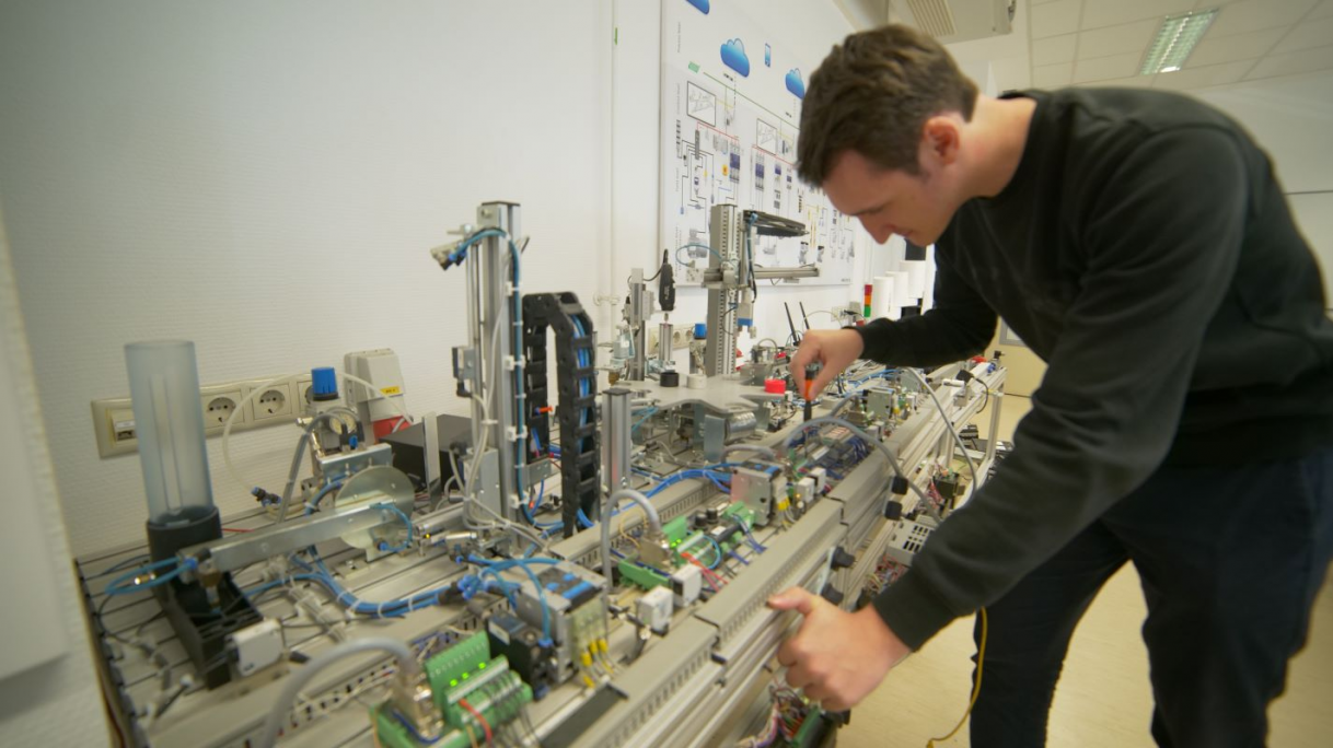 SZTE_MK_logisztikai_mernoki_MSc_ SZTE_MK_logisztikai_mernoki_MSc_