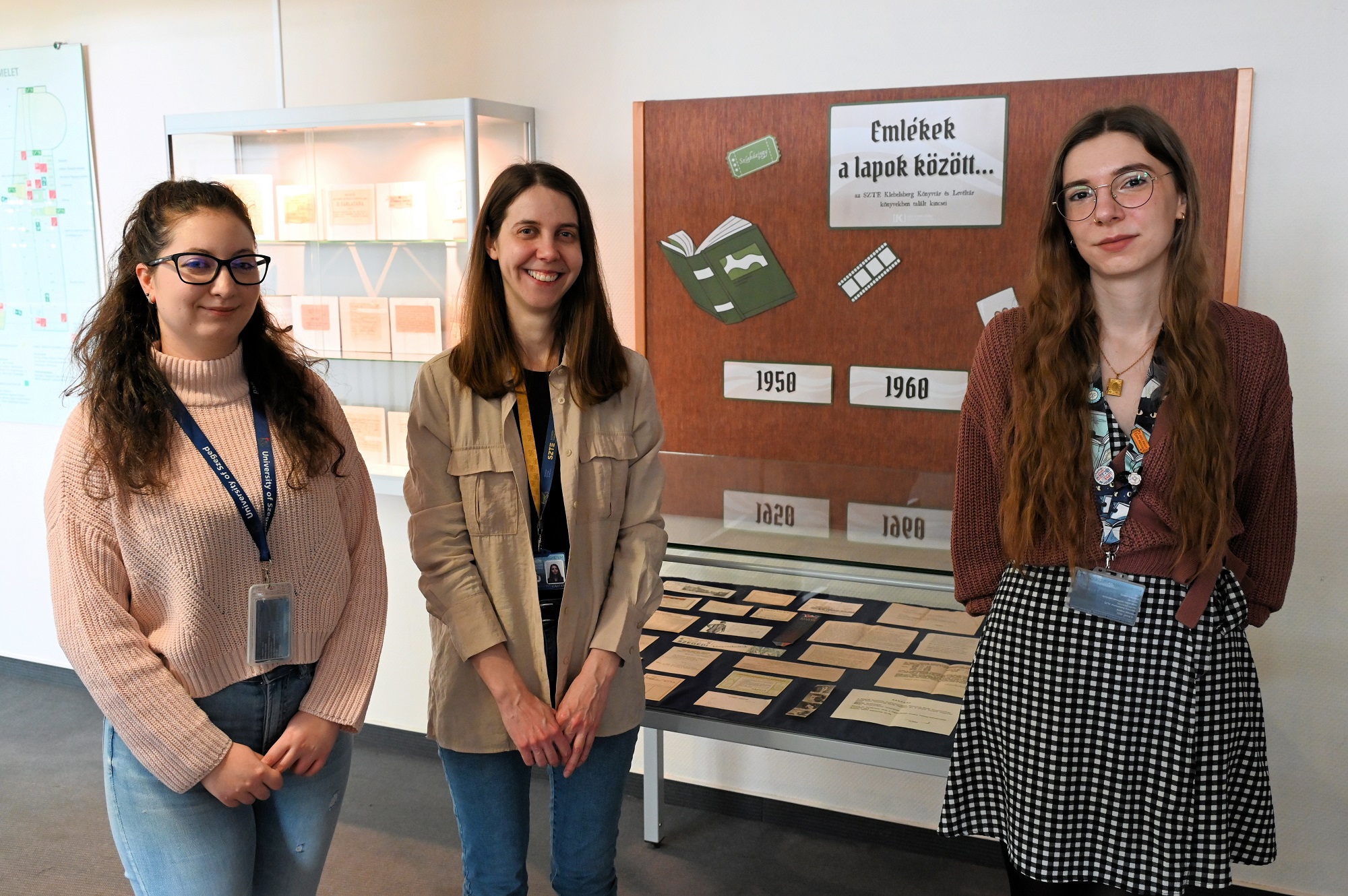 Dekker Eliza, Csillag Tímea és Szabó Adrienne, az SZTE Klebelsberg Könyvtár és Levéltár munkatársai