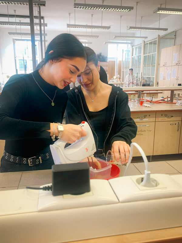 „Ez túl menő hely!” – Interaktív kalandozás a szegedi élelmiszermérnökök világában_3 „Ez túl menő hely!” – Interaktív kalandozás a szegedi élelmiszermérnökök világában_3